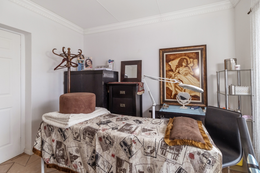 6 Bedroom Property for Sale in Melodie North West